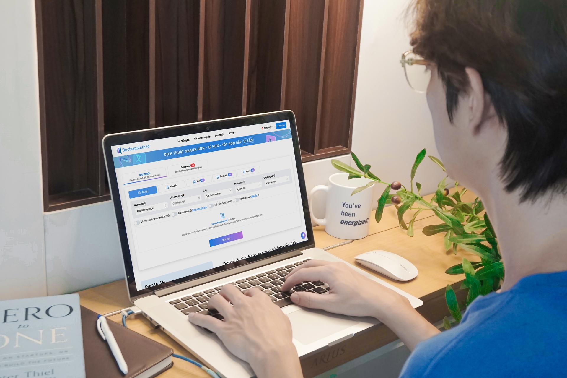 API de traduction de vidéos : Automatisez la traduction de l'anglais vers l'espagnol | Guide du développeur